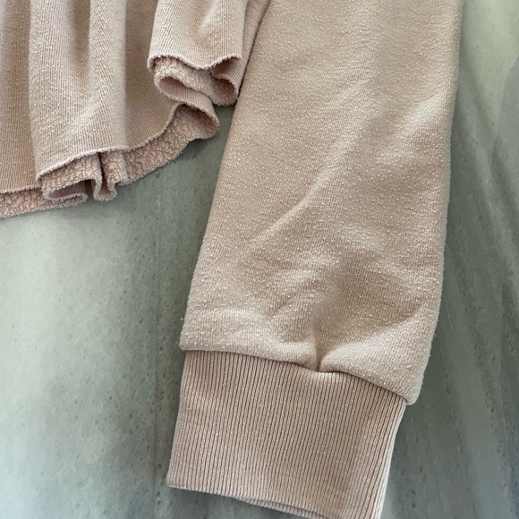 Light Pink Cropped Hoodie Sweater Brandy Melville - Picture 4 of 4